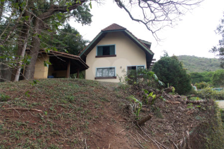 Sobrado para alugar com 3 quartos, sendo 1 suíte, em Condomínio Portal dos Nobres, Atibaia, SP