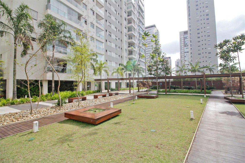 Apartamento à venda com 3 quartos, sendo 1 suíte,  em Vila Anastácio, São Paulo, SP