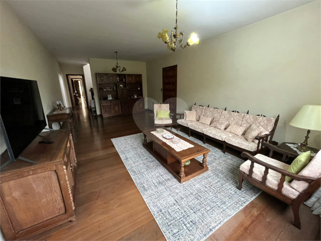 Sobrado à venda com 3 quartos, sendo 1 suíte,  em Horto, São Paulo, SP