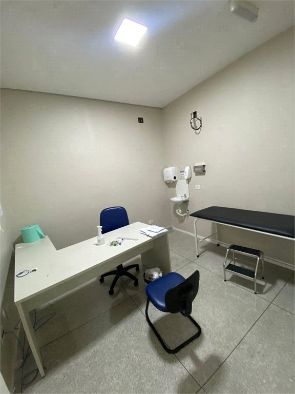 Salão Comercial para alugar em Vila Romanópolis, Ferraz de Vasconcelos, SP