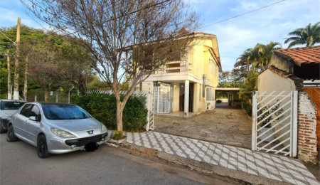 Casa à venda com 3 quartos, sendo 1 suíte,  no Centro, Araçoiaba da Serra, SP