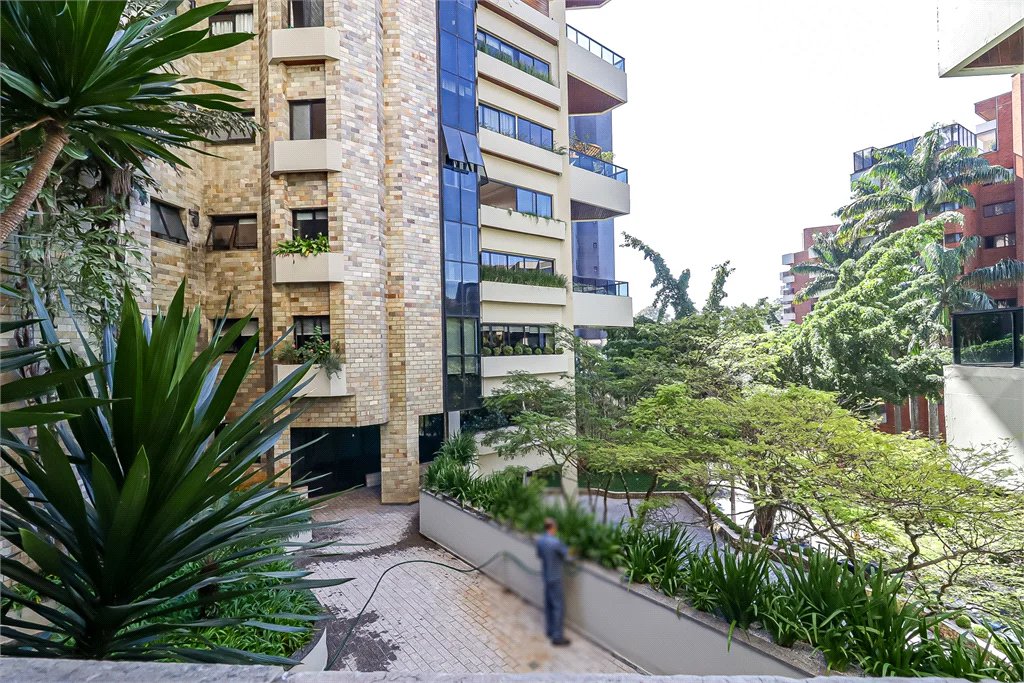 Apartamento à venda ou para alugar com 4 suítes em Jardim Vitória Régia, São Paulo, SP