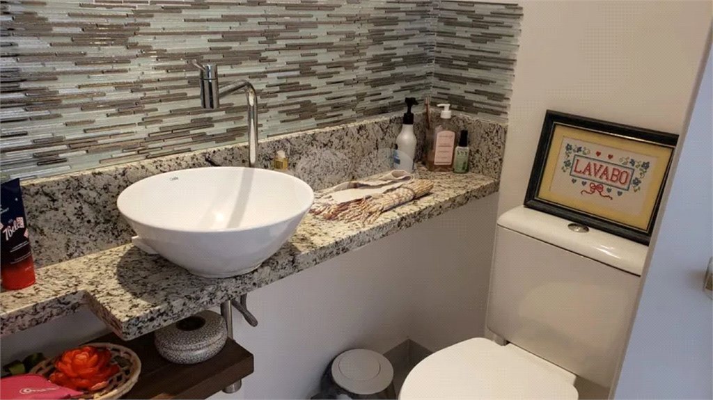 Apartamento à venda com 3 suítes em Vila Alexandria, São Paulo, SP