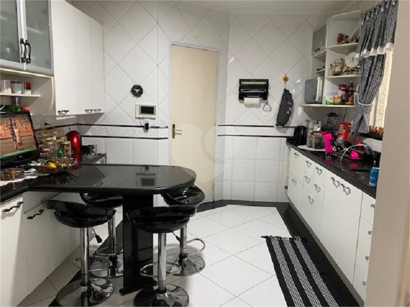 Sobrado à venda com 3 quartos, sendo 1 suíte, em Tremembé, São Paulo, SP