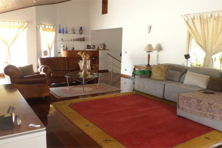 Sobrado à venda com 4 suítes em Recanto Impla, Carapicuíba, SP