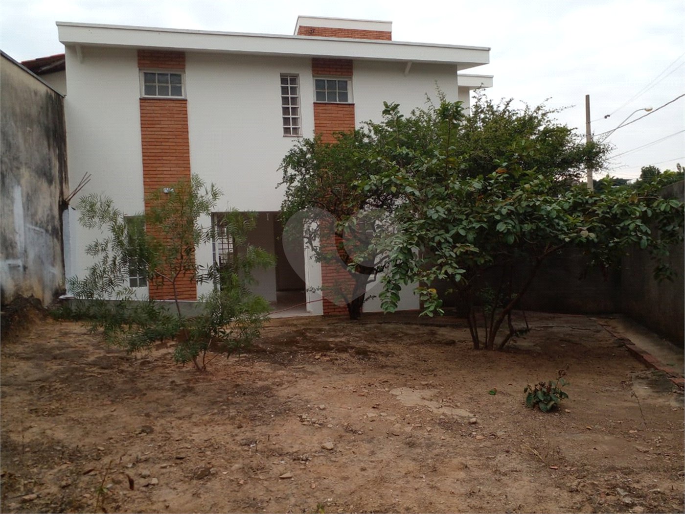 Sobrado à venda ou para alugar com 3 quartos, sendo 1 suíte, no Centro, Salto, SP
