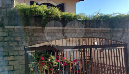 Sobrado à venda com 3 quartos, sendo 1 suíte,  em Vila Pedra Branca, São Paulo, SP