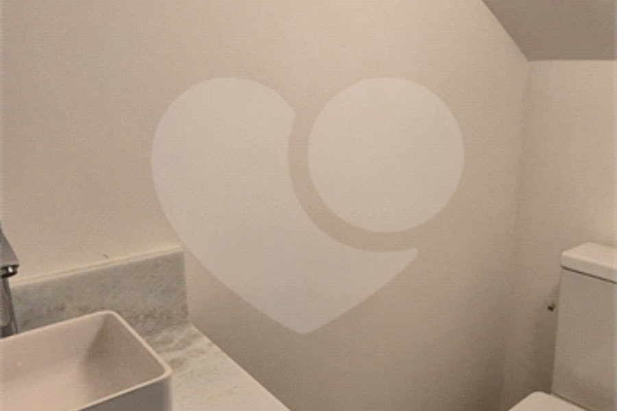 Sobrado à venda com 2 quartos, sendo 1 suíte,  em Vila Paiva, São Paulo, SP