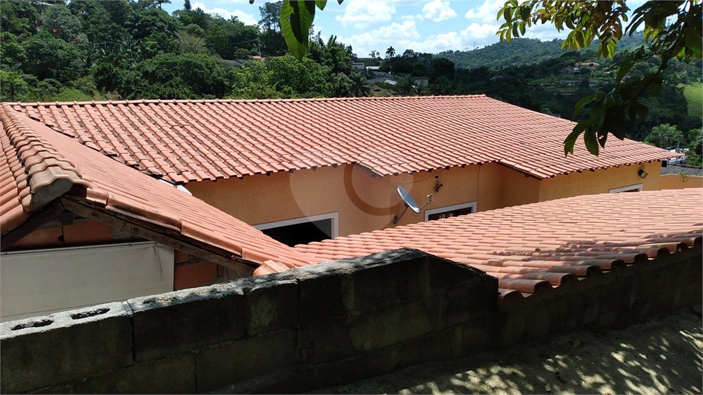 Chácara à venda com 3 suítes em Chácaras Copaco, Arujá, SP