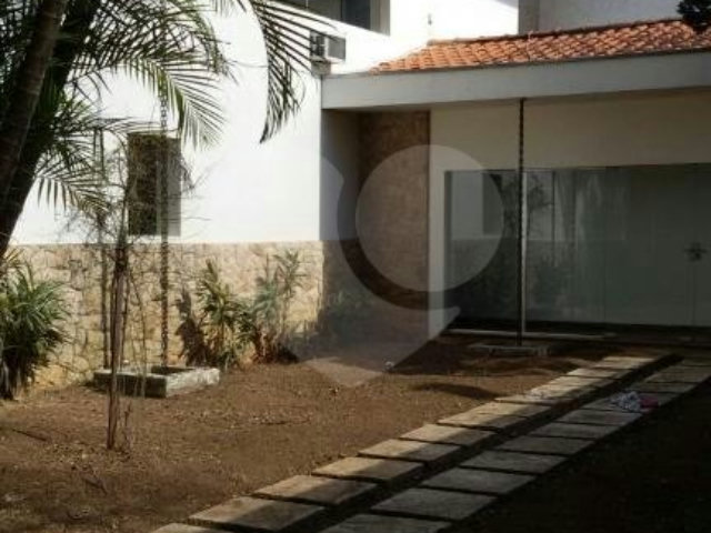 Casa à venda com 3 suítes em Vila Albertina, São Paulo, SP