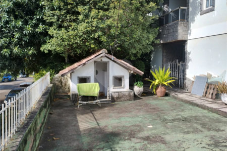 Casa à venda com 5 quartos, sendo 3 suítes, no condomínio Vilarejo, Rio de Janeiro - RJ