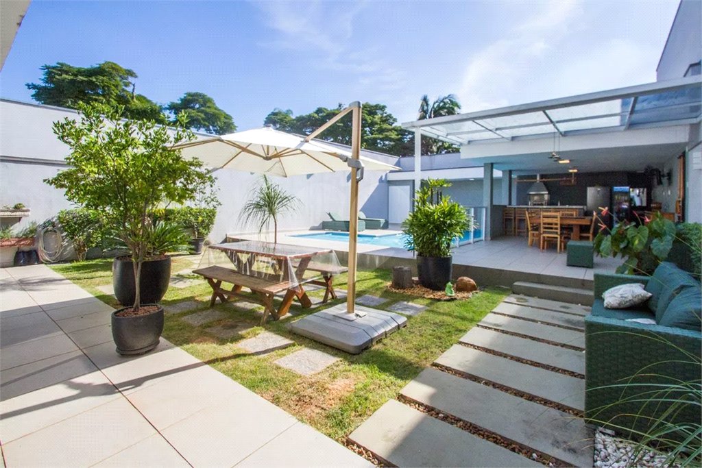 Sobrado à venda com 4 quartos, sendo 1 suíte, em Chácara Santo Antônio (zona Sul), São Paulo, SP