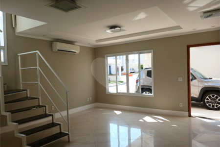 Casa à venda com 3 quartos, sendo 1 suíte, no condomínio Residencial Belle Ville Itaycy, Indaiatuba - SP