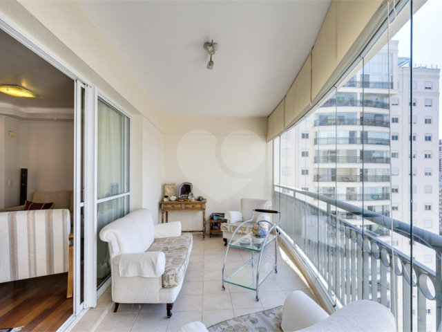 Apartamento à venda com 3 quartos, sendo 2 suítes,  em Jardim Marajoara, São Paulo, SP