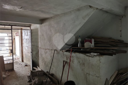 Casa à venda com 4 quartos em Vila Anastácio, São Paulo, SP
