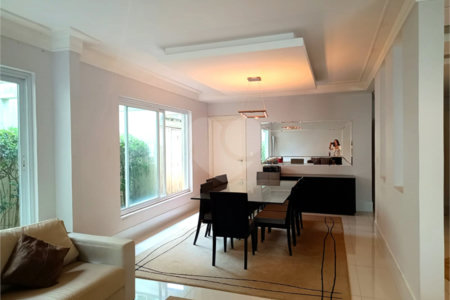 Casa Térrea à venda com 4 quartos, sendo 3 suítes, em Jardim Morumbi, São Paulo, SP