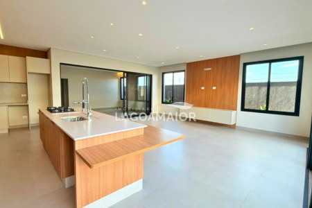 Casa à venda com 3 quartos, sendo 3 suítes, no condomínio Villa Dumont, Três Lagoas - MS