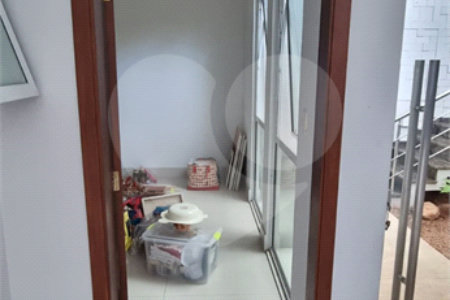 Casa à venda com 5 quartos, sendo 2 suítes, no condomínio Swiss Park, São Bernardo do Campo - SP