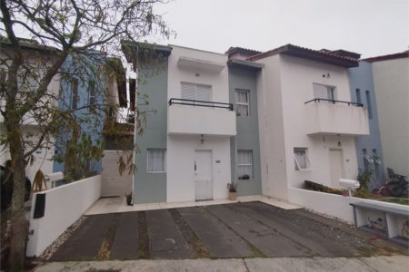 Casa à venda com 2 quartos, sendo 1 suíte,  no condomínio Residencial Viva Vida, Cotia - SP