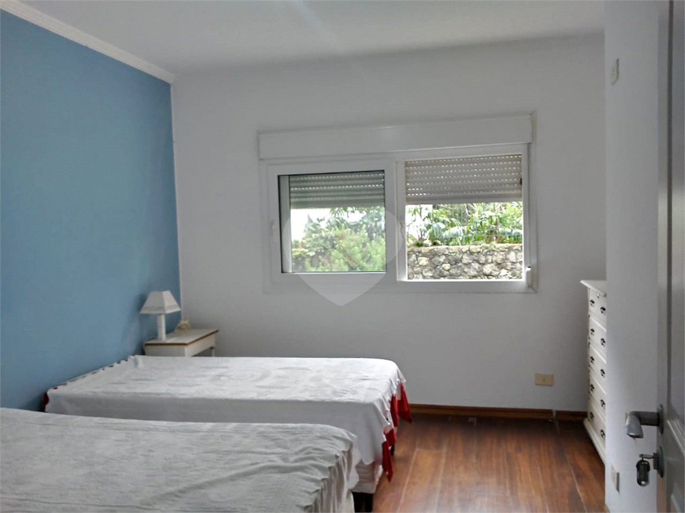 Sobrado à venda com 4 quartos, sendo 1 suíte, em Jardim Floresta, São Paulo, SP