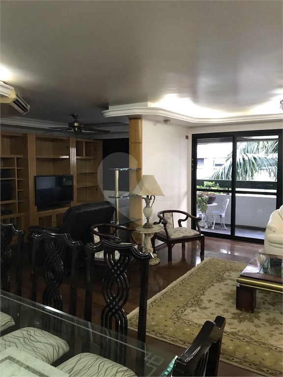 Apartamento à venda com 4 quartos, sendo 1 suíte, em Vila Uberabinha, São Paulo, SP