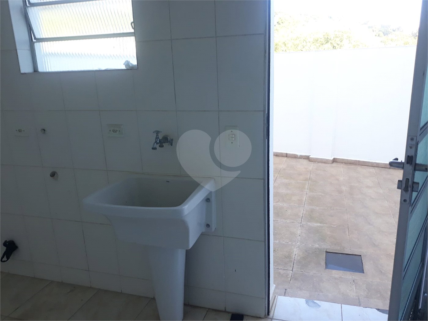 Sobrado para alugar com 3 quartos, sendo 1 suíte, em Esplanada Mendes Moraes, São Roque, SP