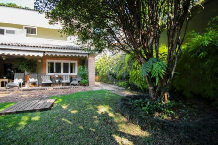 Casa à venda com 3 quartos, sendo 2 suítes,  em Vila Tramontano, São Paulo, SP