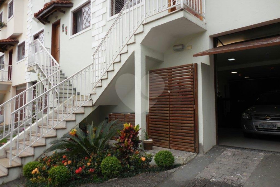 Casa à venda com 3 quartos, sendo 1 suíte, no condomínio Residencial Morada do Horto, São Paulo - SP