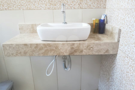Sobrado à venda com 4 quartos, sendo 2 suítes, em Vila Mazzei, São Paulo, SP