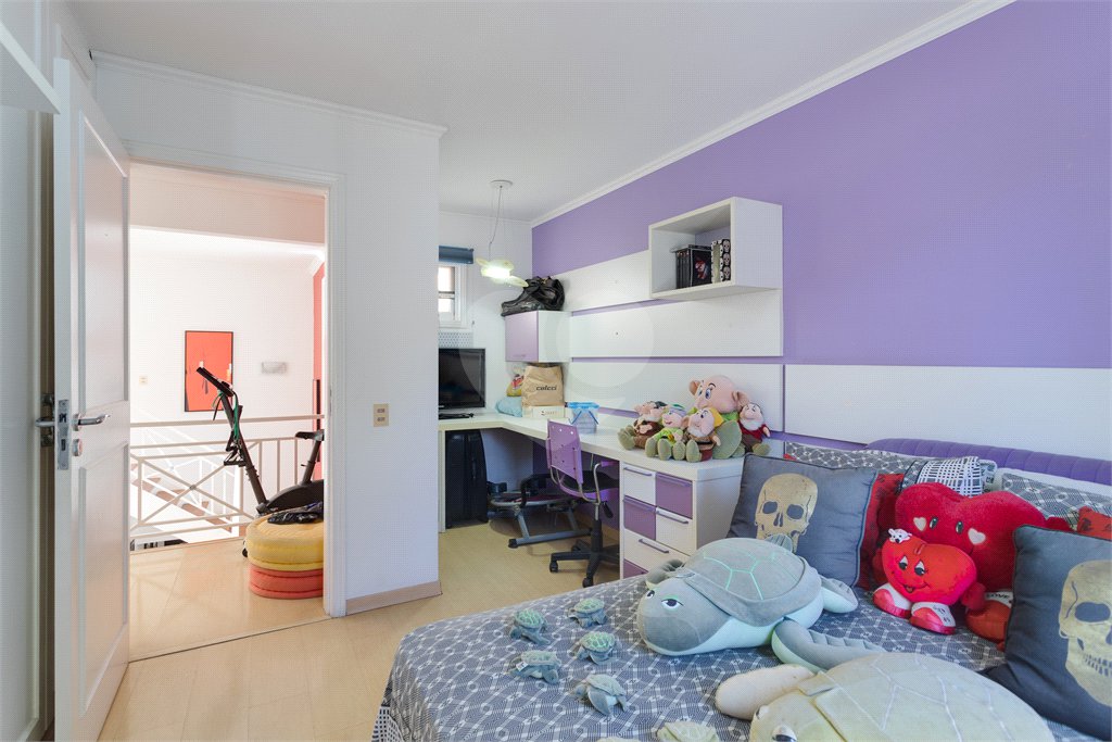 Casa à venda com 4 quartos, sendo 2 suítes, no condomínio Villa Franz Schubert, São Paulo - SP