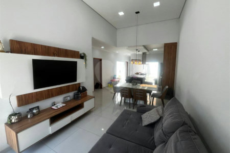 Casa à venda com 2 quartos, sendo 1 suíte, no condomínio Residencial Reserva das Paineiras, Itapetininga - SP