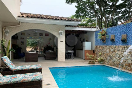 Casa à venda com 4 quartos, sendo 3 suítes,  em Fazenda Morumbi, São Paulo, SP