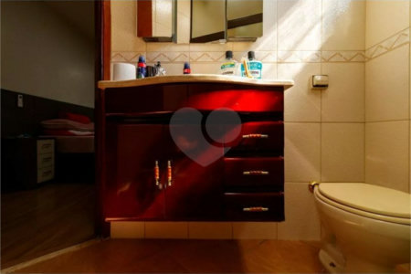 Sobrado à venda com 3 quartos, sendo 1 suíte, em Vila Gustavo, São Paulo, SP