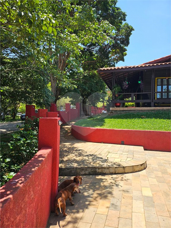 Casa à venda com 4 quartos, sendo 3 suítes, no condomínio Residncial Euroville, Carapicuíba - SP