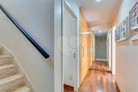 Casa à venda com 3 suítes no condomínio Vila Versalhes, São Paulo - SP