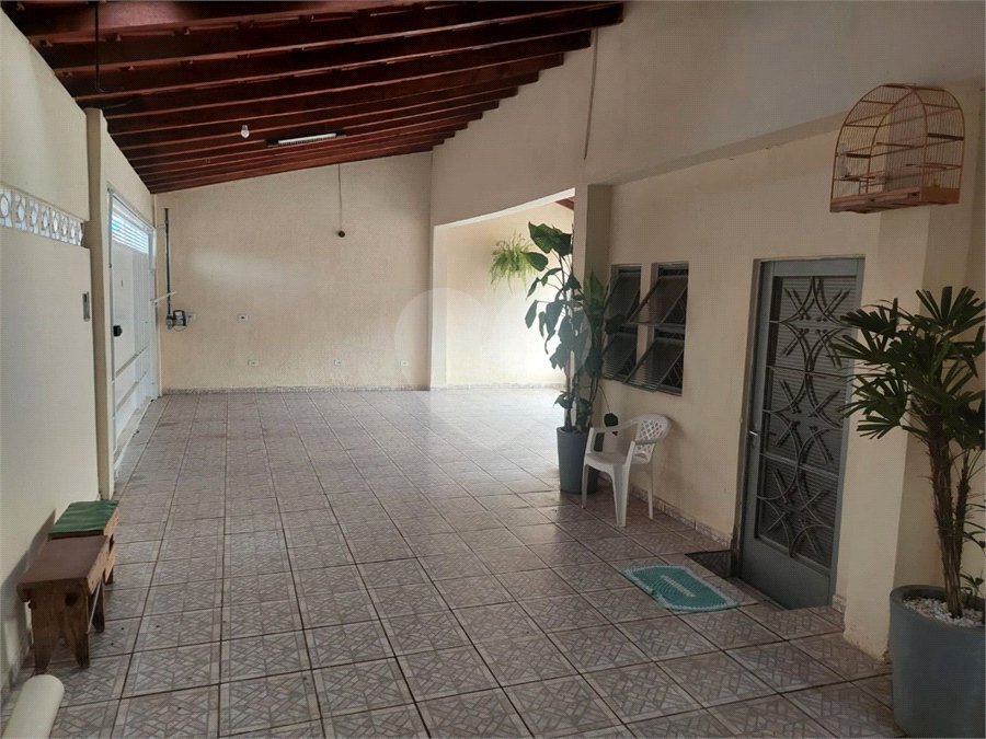 Casa de Vila à venda com 3 quartos em Jardim Santa Cruz, Salto, SP