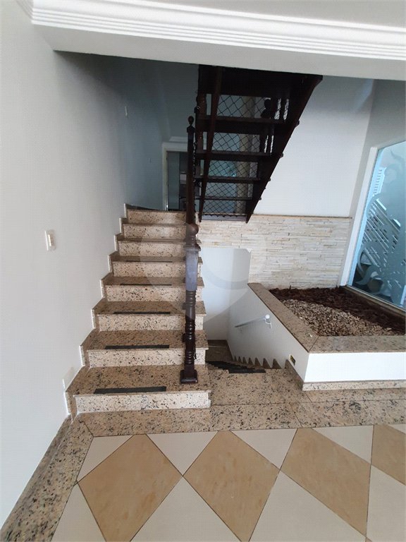 Sobrado à venda com 4 quartos, sendo 2 suítes,  em Santana, São Paulo, SP