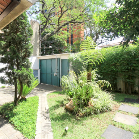 Casa à venda com 3 quartos, sendo 1 suíte, em Indianópolis, São Paulo, SP