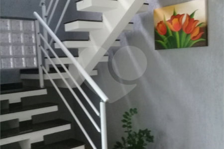 Sobrado à venda com 2 quartos, sendo 1 suíte, em Cidade Boa Vista, Suzano, SP
