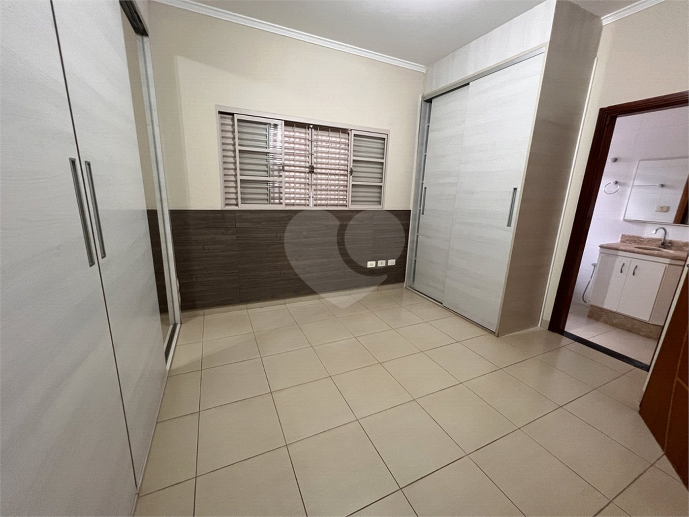 Casa à venda com 3 quartos, sendo 1 suíte,  em Jardim Primaveril, Três Lagoas, MS