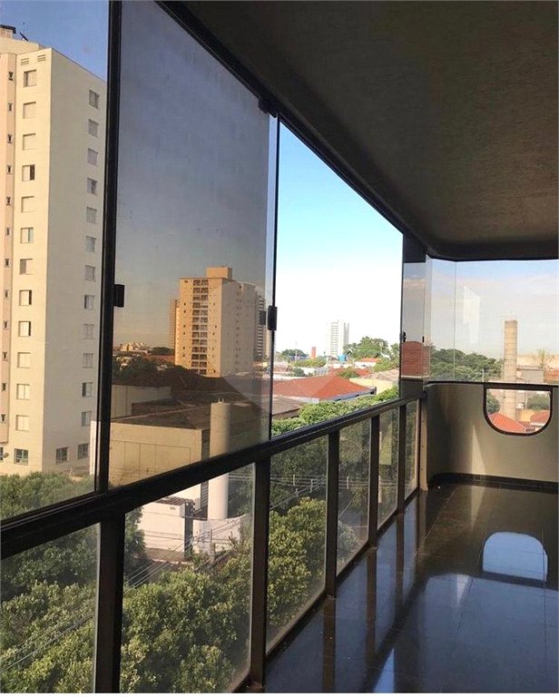 Apartamento à venda com 4 quartos, sendo 2 suítes, no Centro, Araraquara, SP