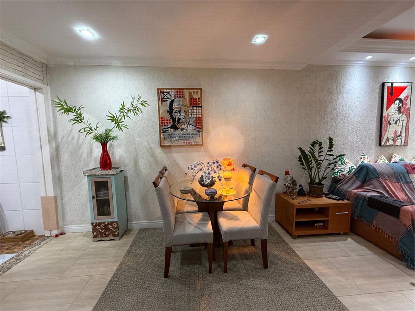 Casa à venda com 2 suítes no condomínio Village Palmas, São Paulo - SP