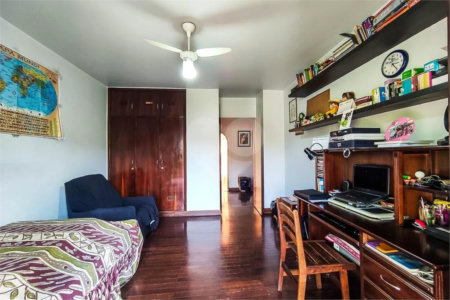 Sobrado à venda com 4 quartos, sendo 2 suítes,  em Jardim Morumbi, São Paulo, SP