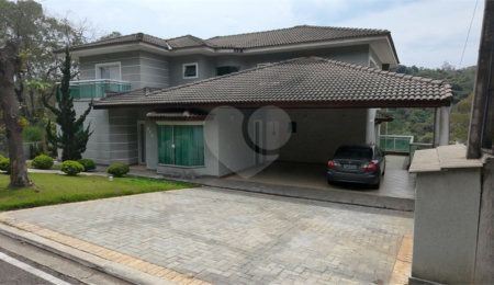 Casa à venda com 5 suítes no condomínio Suíça da Cantareira, Mairiporã - SP