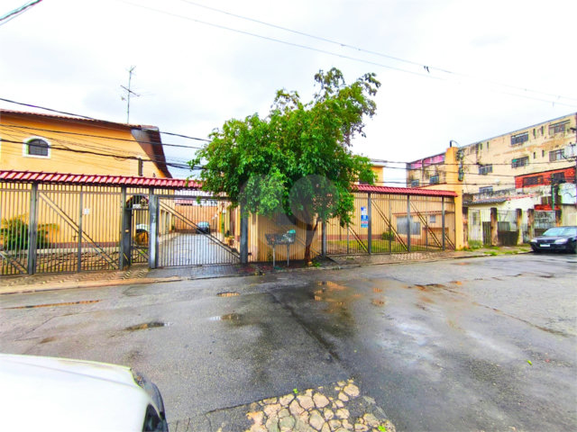 Casa à venda com 3 quartos, sendo 1 suíte,  no condomínio Res Crisciúma, São Paulo - SP