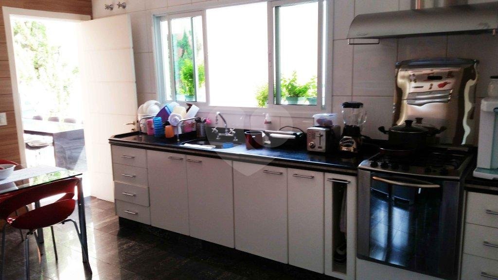 Casa à venda com 4 suítes em Granja Julieta, São Paulo, SP