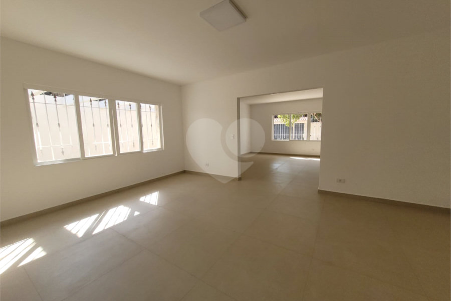 Casa Térrea à venda ou para alugar com 4 quartos, sendo 3 suítes,  em Horto Florestal, São Paulo, SP