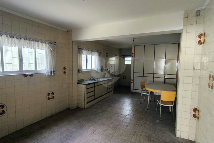 Sobrado à venda com 3 quartos, sendo 1 suíte, em Tremembé, São Paulo, SP