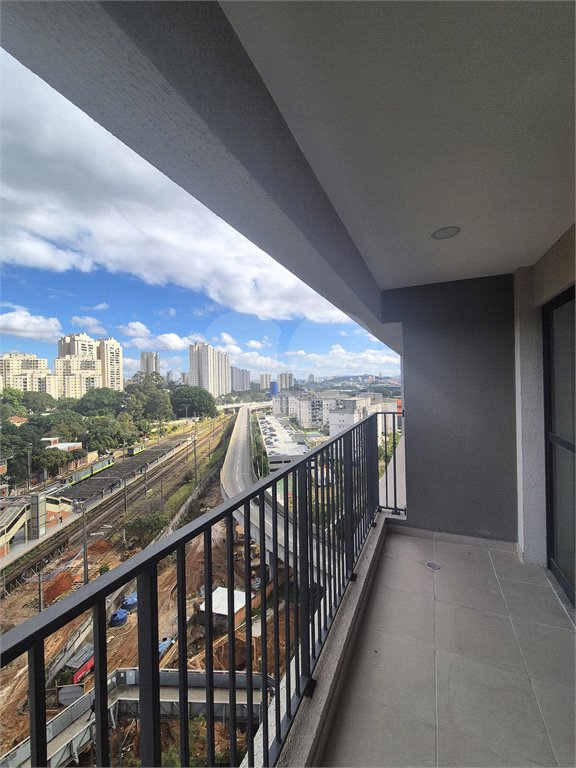 Apartamento à venda com 3 quartos, sendo 1 suíte, em Vila Anastácio, São Paulo, SP
