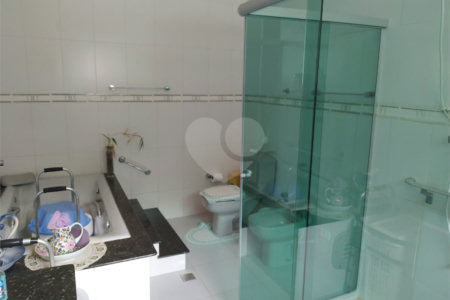 Casa à venda ou para alugar com 6 quartos, sendo 1 suíte, em Vila Junqueira, São Roque, SP